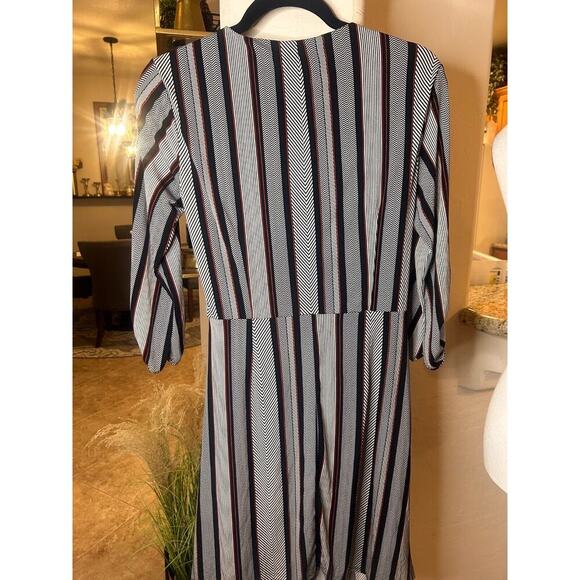 Liz Claiborne Women's Career Wrap Dress Size 8 - Picture 2 of 7